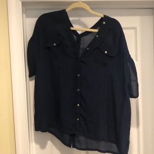 Woman’s Alfani top medium